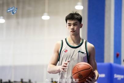 备战新赛季！宁波男篮晒训练日常：对抗 投篮持续进行